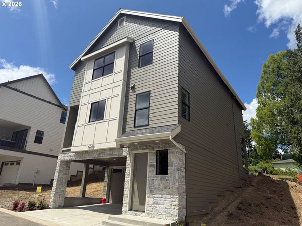 6012 SW 18th DR, Portland, OR 97239