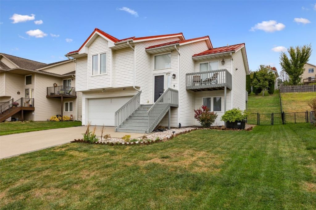 1731 Parkway Drive, Coralville, IA 52241 Main Photo