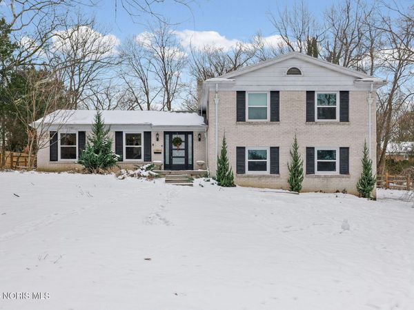 2203 Innisbrook Road, Ottawa Hills, OH 43606