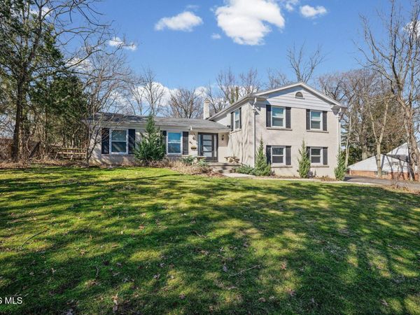 2203 Innisbrook Road, Ottawa Hills, OH 43606