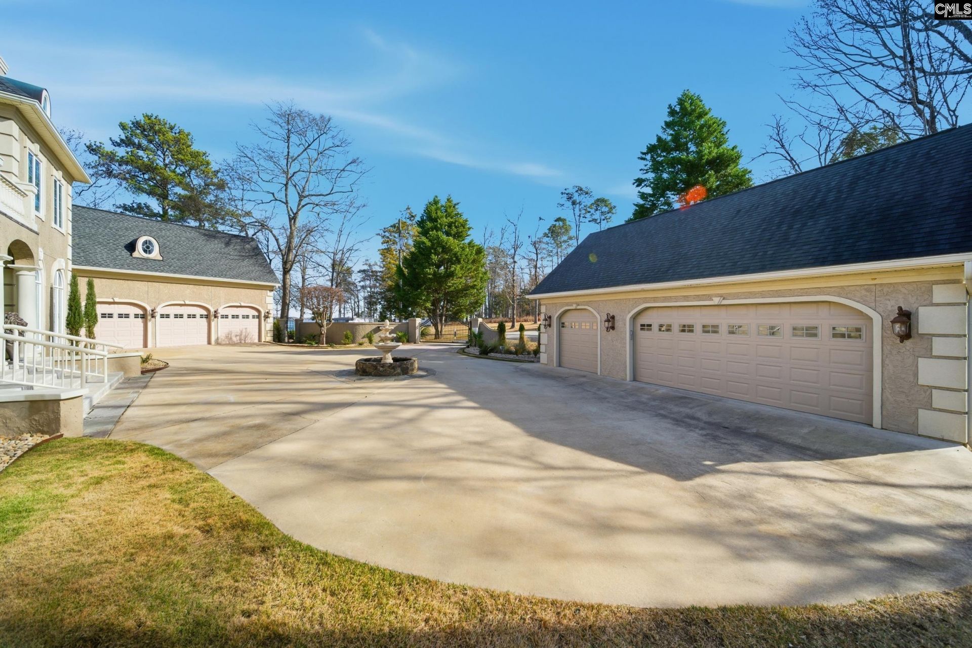 180 Lillian Street Photo 12