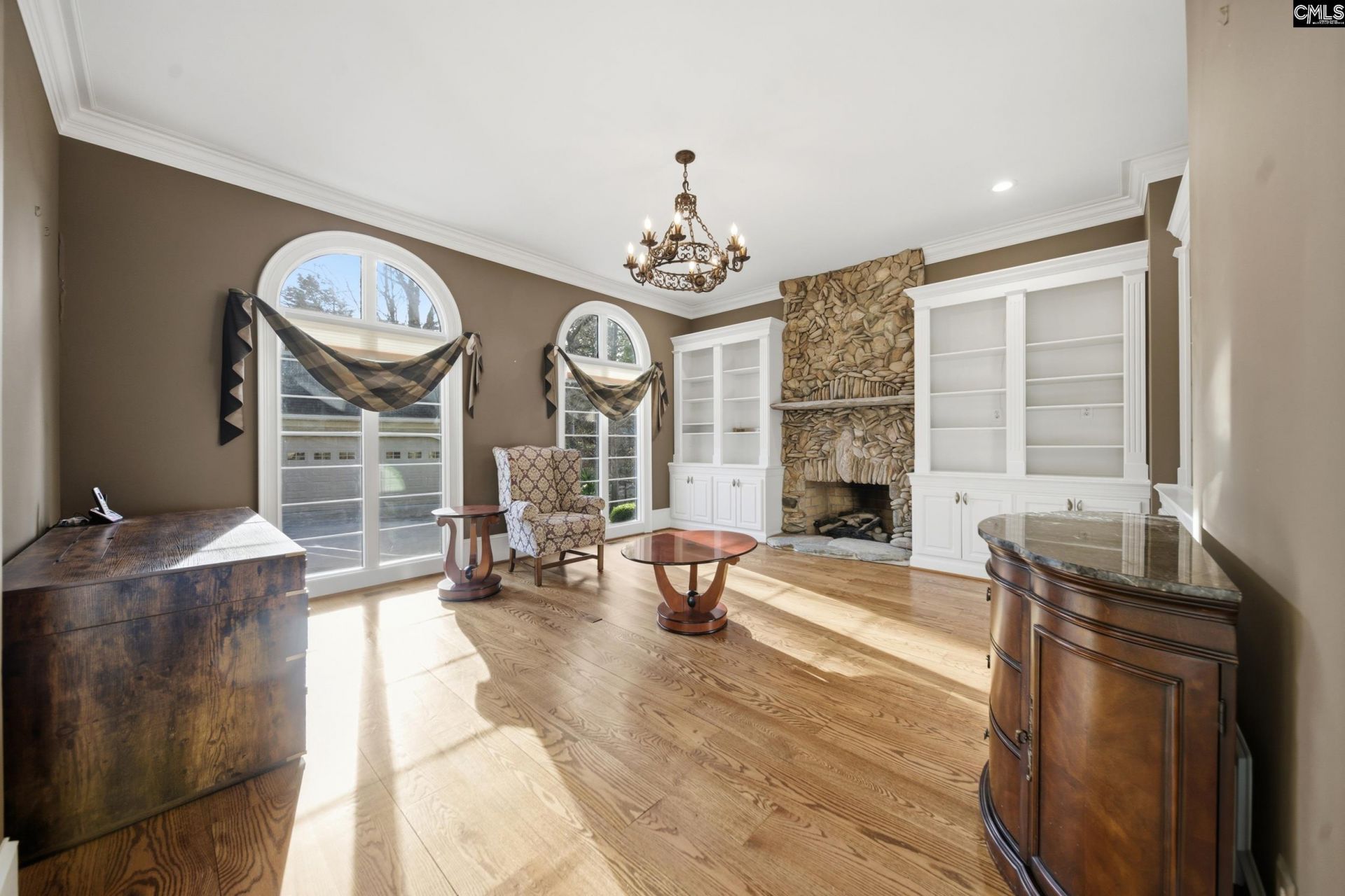 180 Lillian Street Photo 16