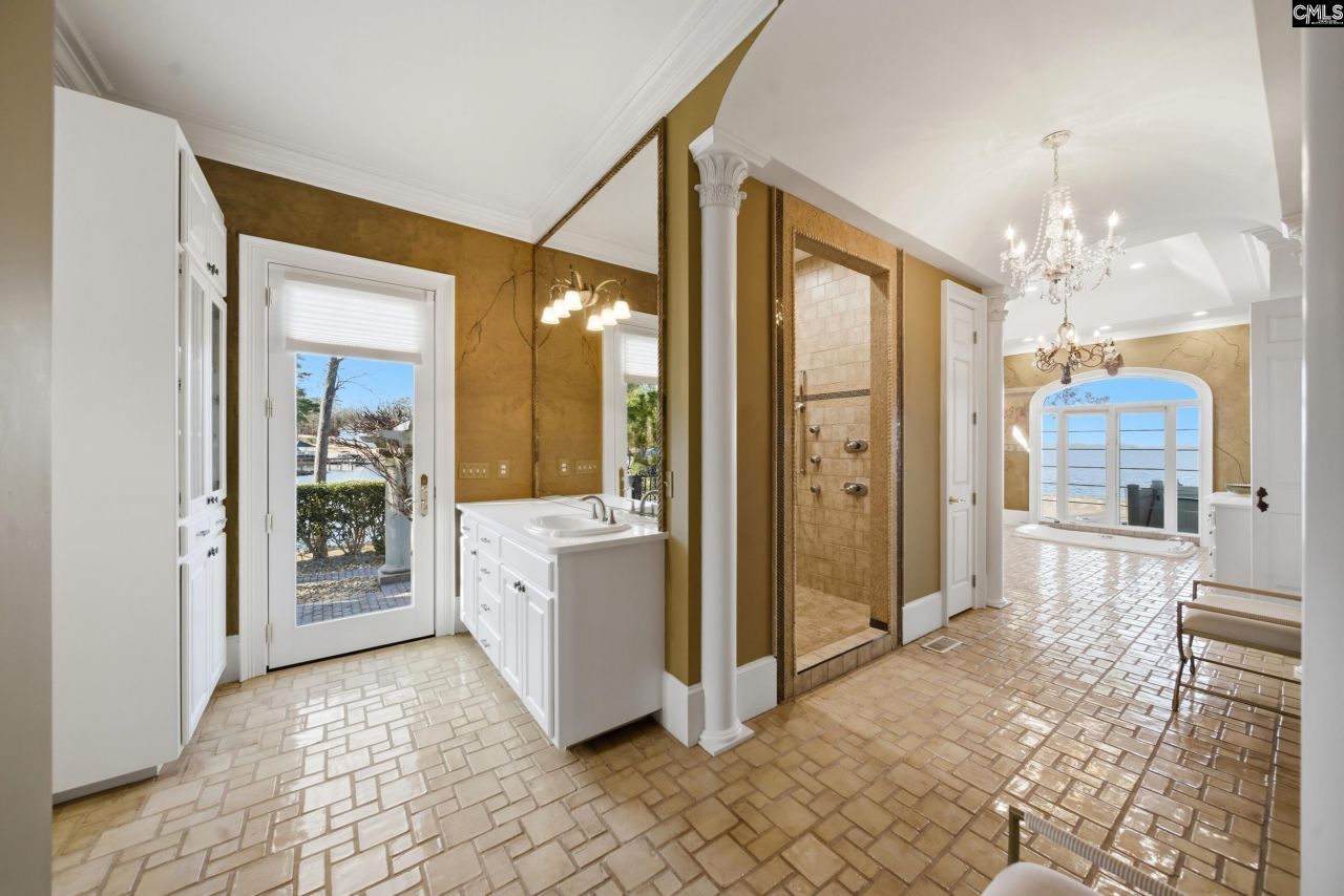 180 Lillian Street  Photo 22