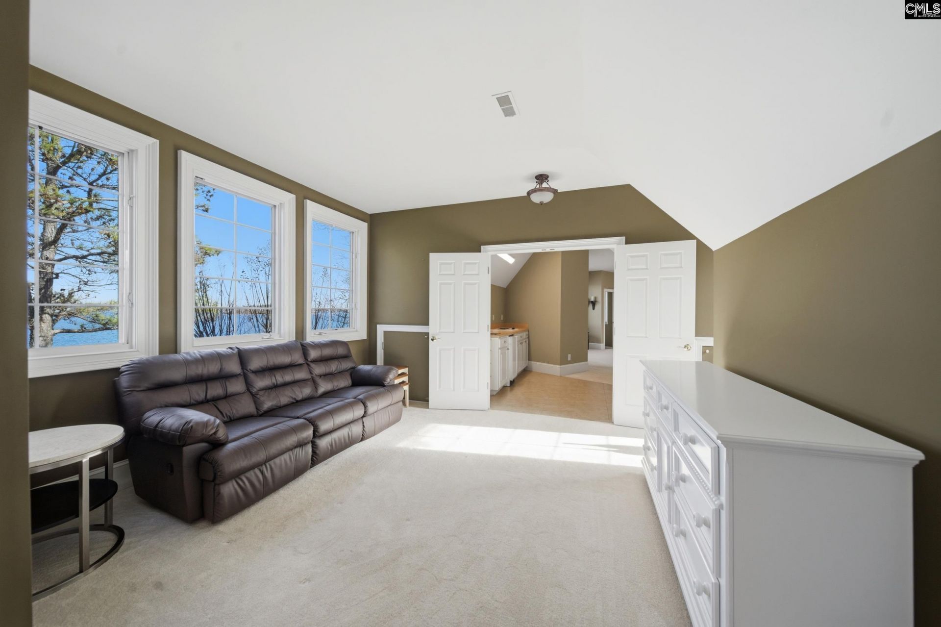 180 Lillian Street Photo 51