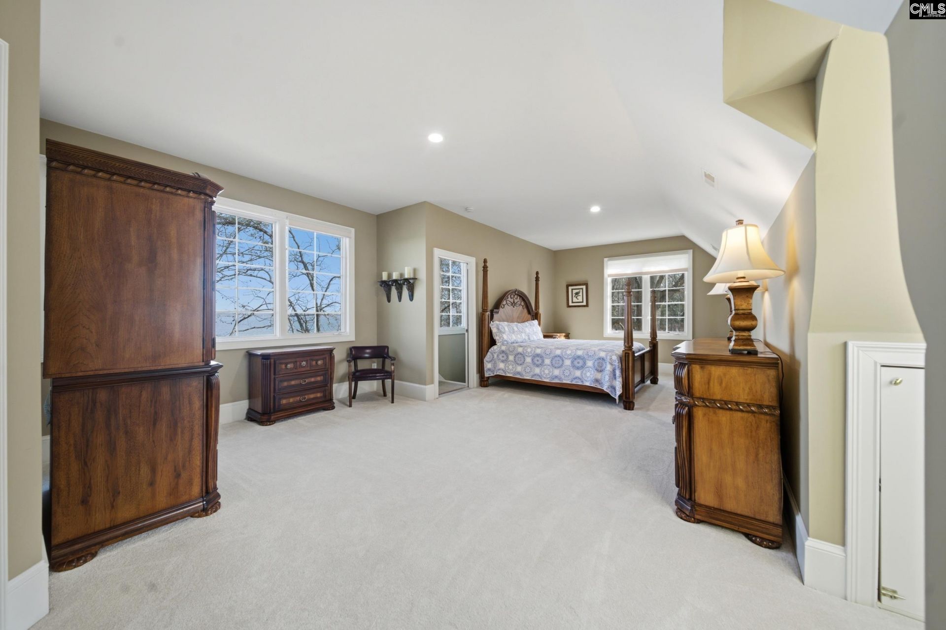 180 Lillian Street Photo 54