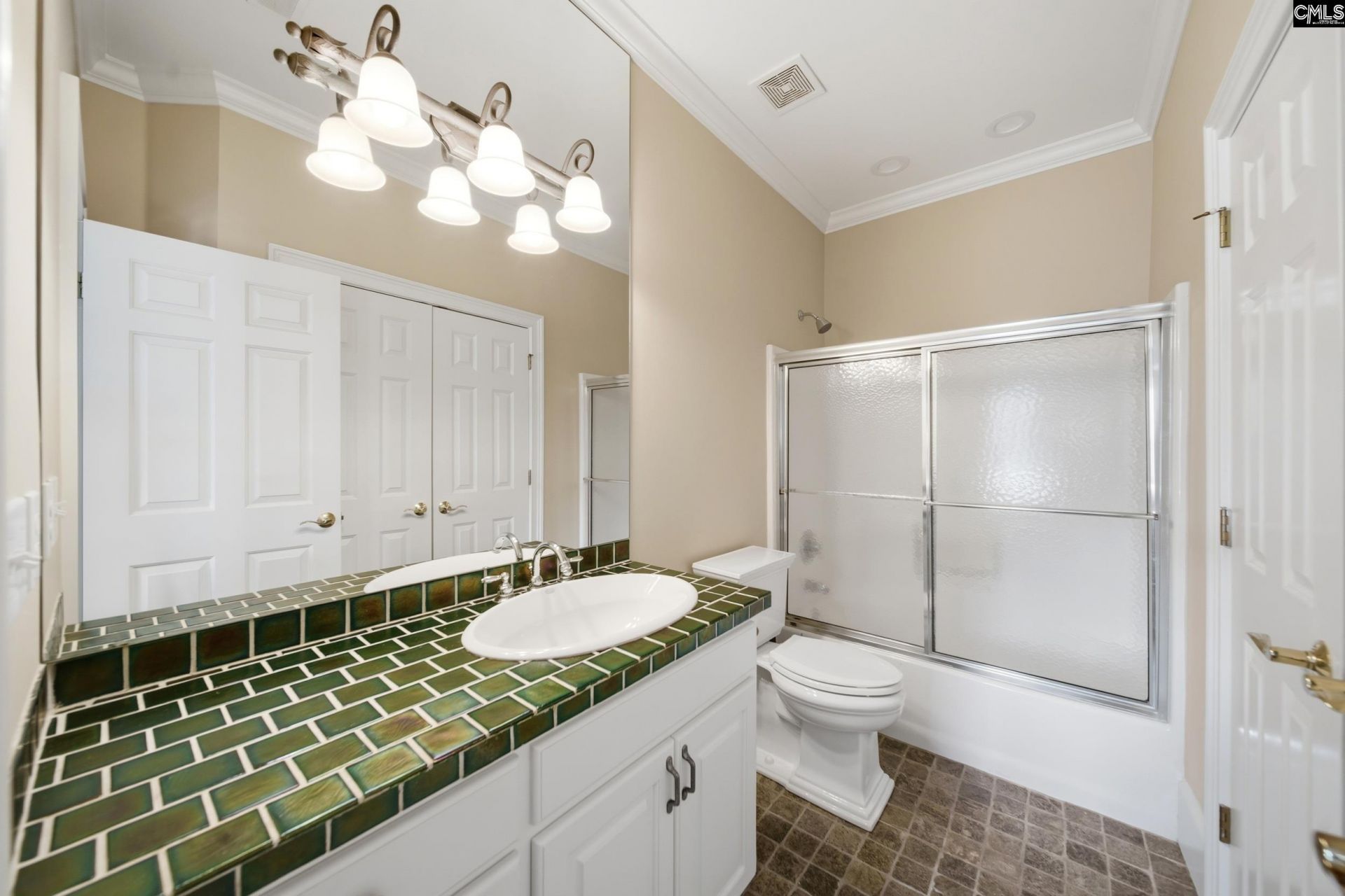 180 Lillian Street Photo 60