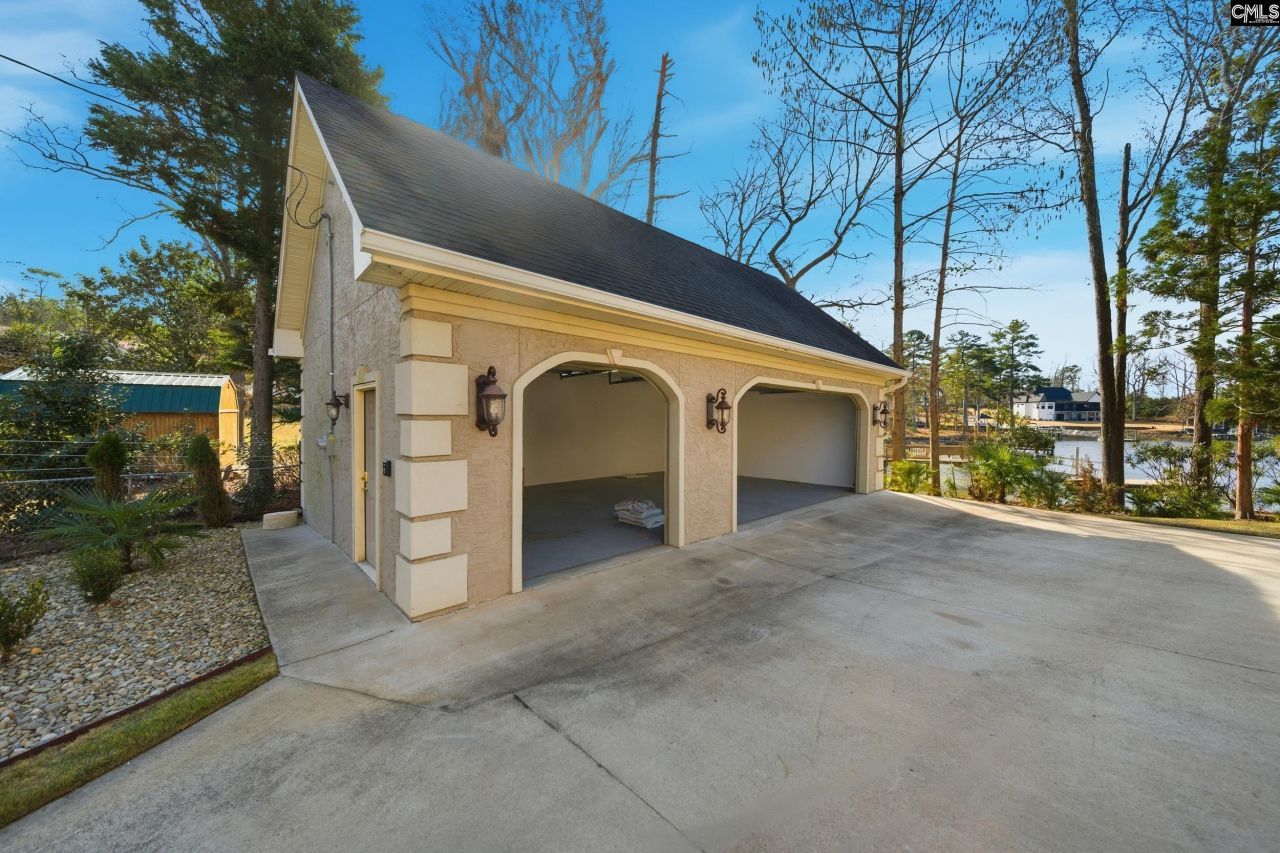 180 Lillian Street  Photo 79