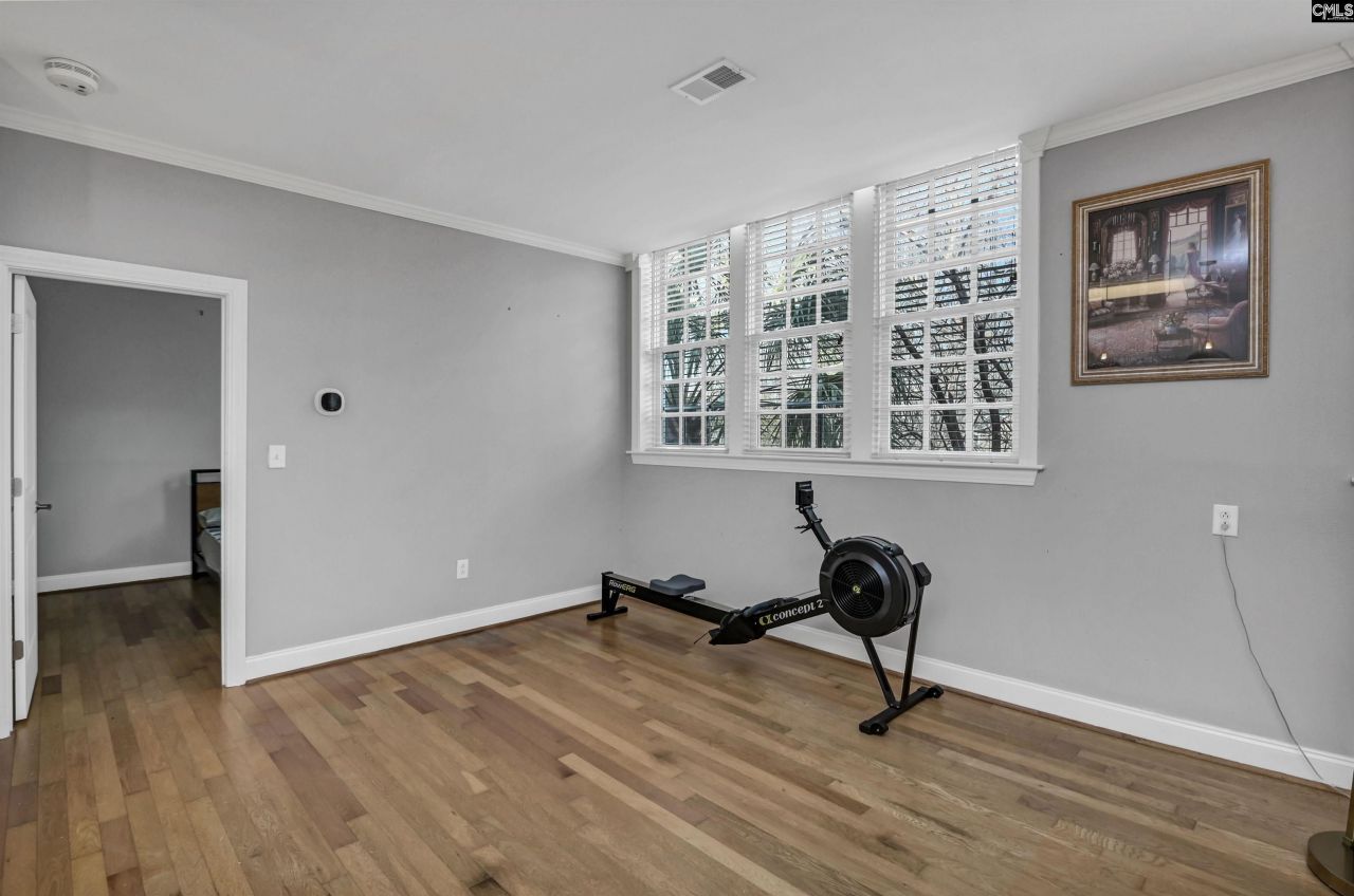 705 Maple Street Photo 11