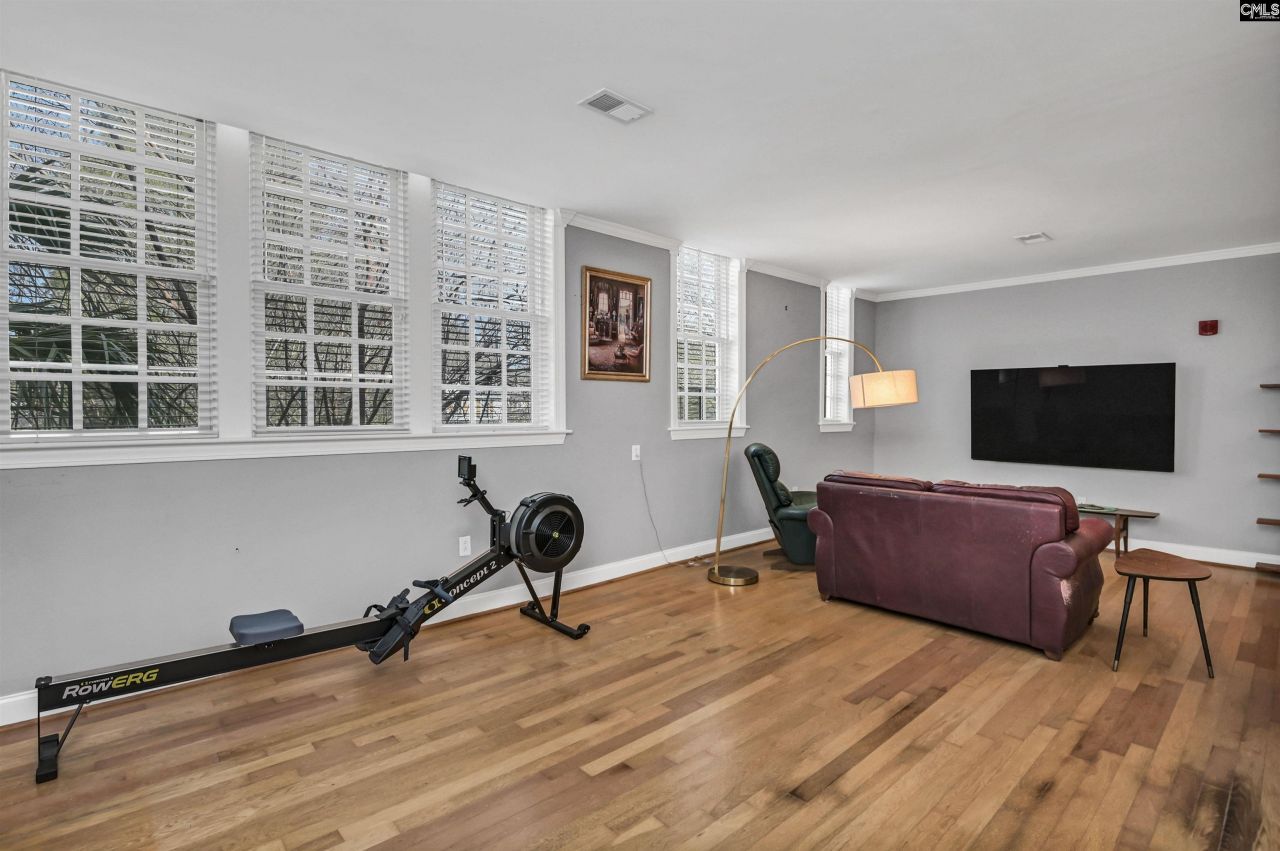 705 Maple Street Photo 12