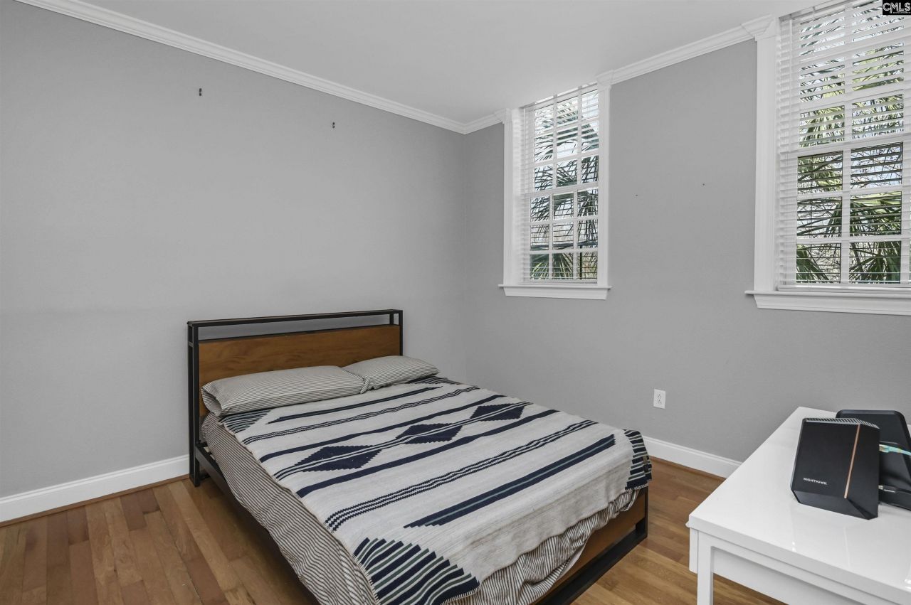 705 Maple Street Photo 13