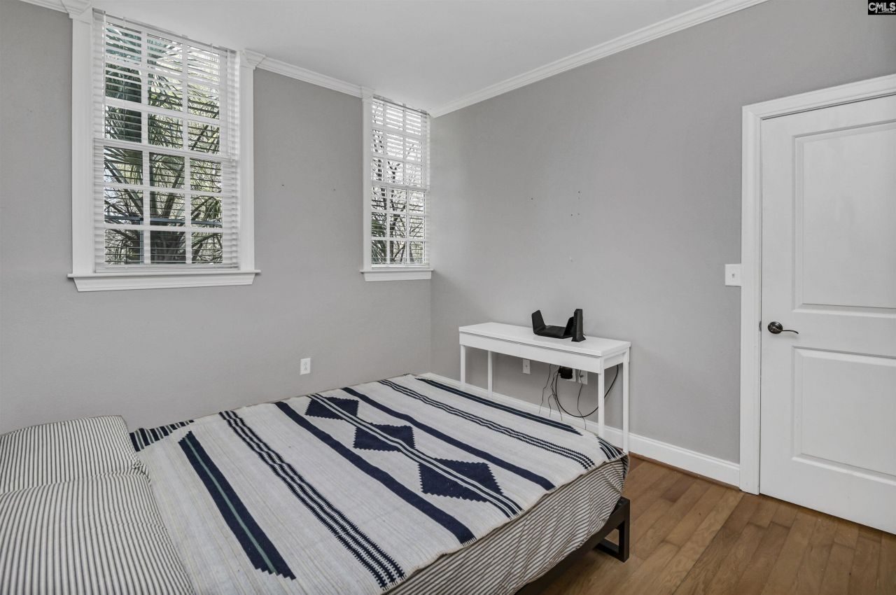 705 Maple Street Photo 14