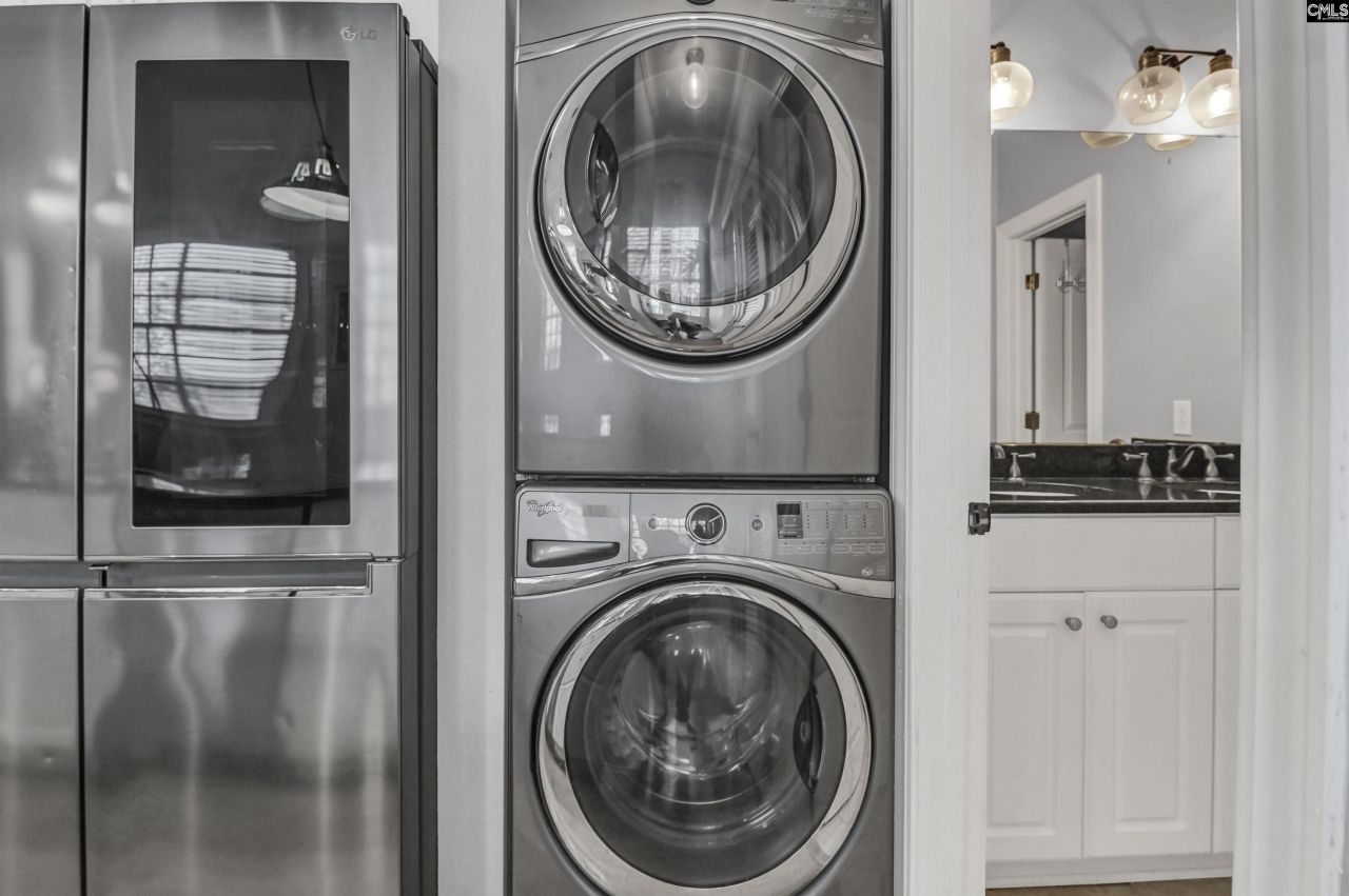 705 Maple Street Photo 17