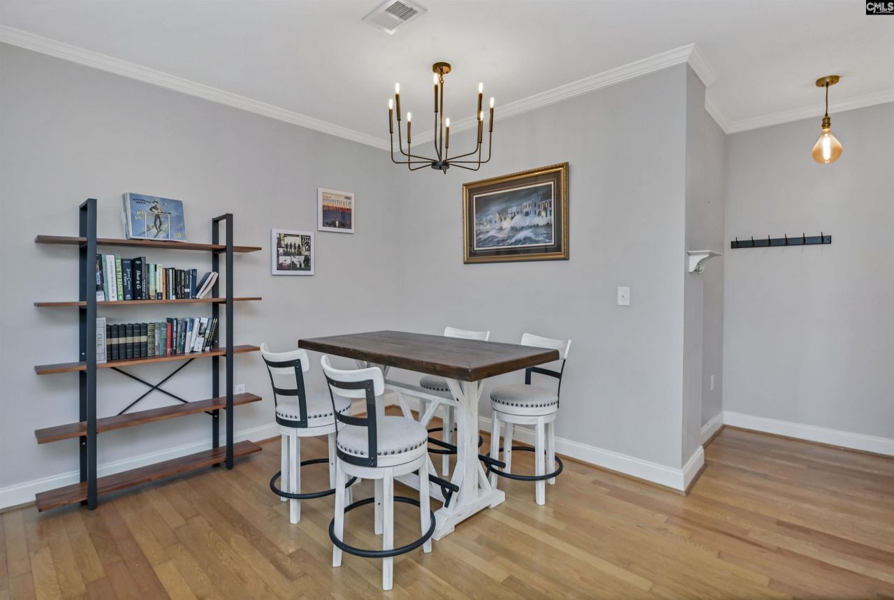 705 Maple Street Photo 20