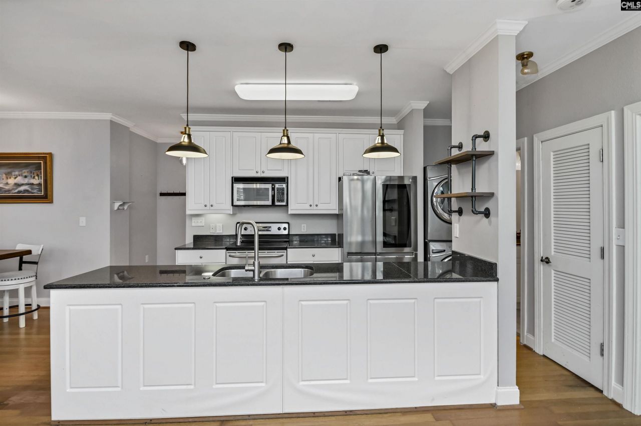 705 Maple Street Photo 23