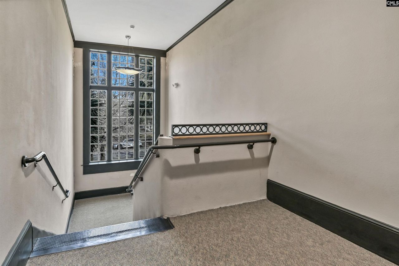 705 Maple Street Photo 29