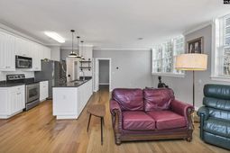 705 Maple Street photo 4