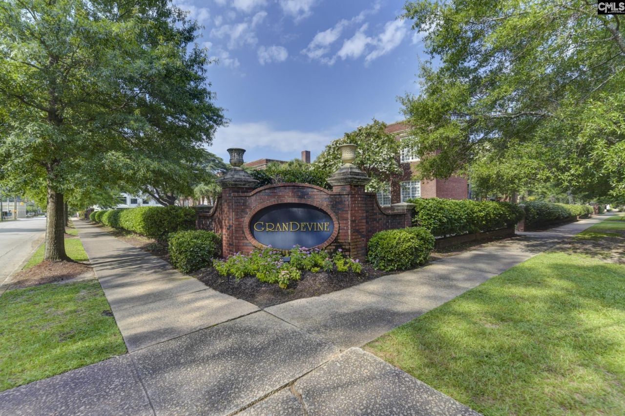 705 Maple Street Photo 35