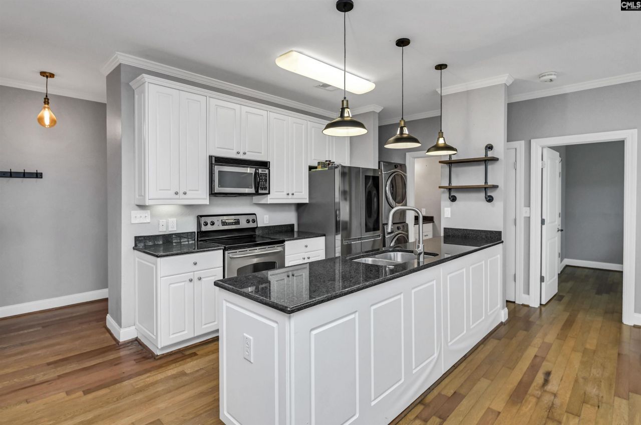 705 Maple Street Photo 5