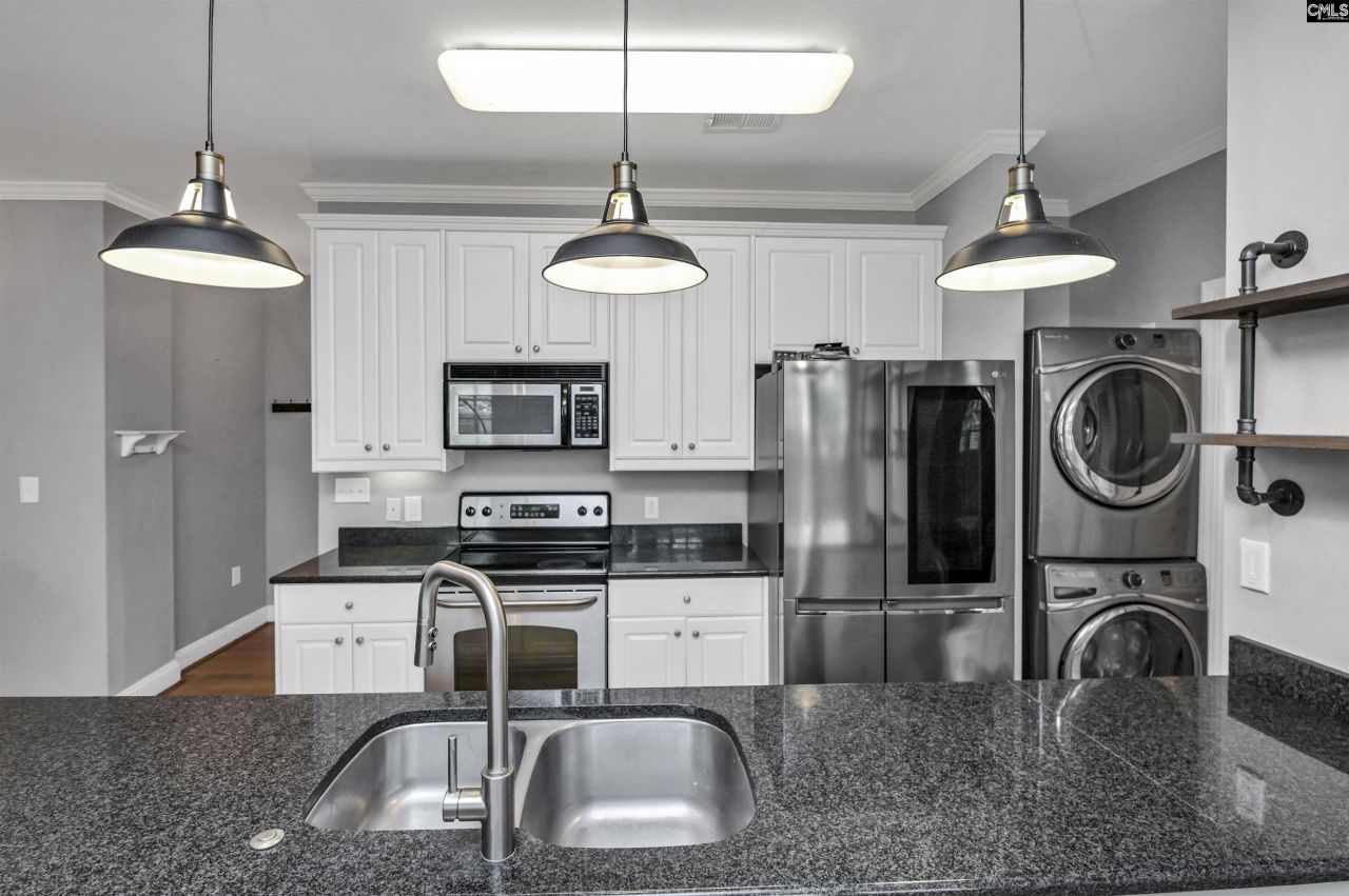 705 Maple Street Photo 6