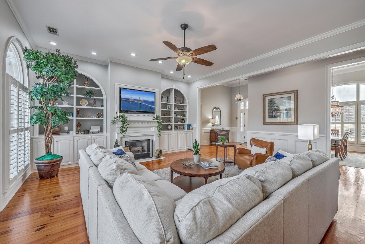 8600 Timbermarsh Lane Photo 12