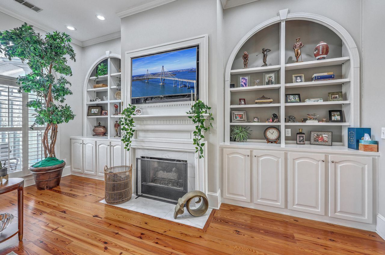 8600 Timbermarsh Lane Photo 14