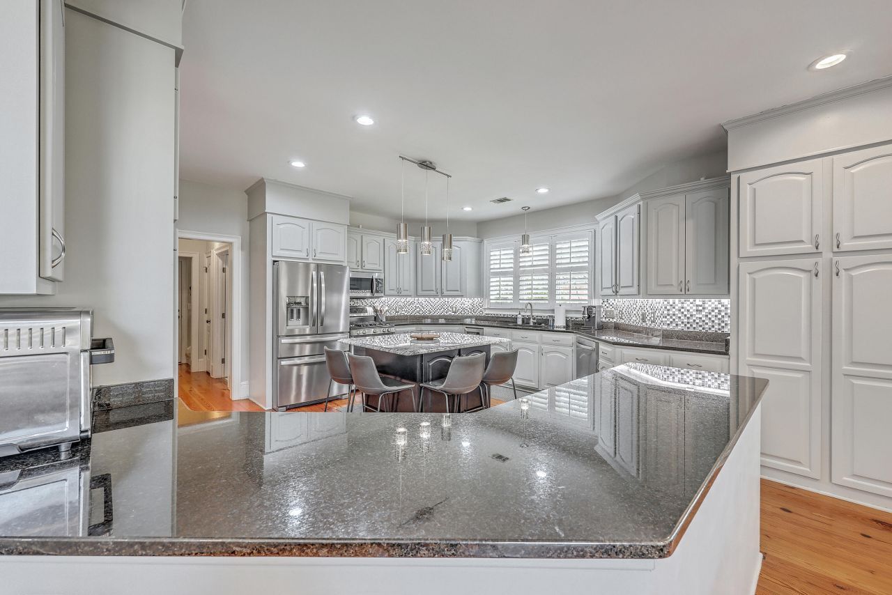 8600 Timbermarsh Lane Photo 15