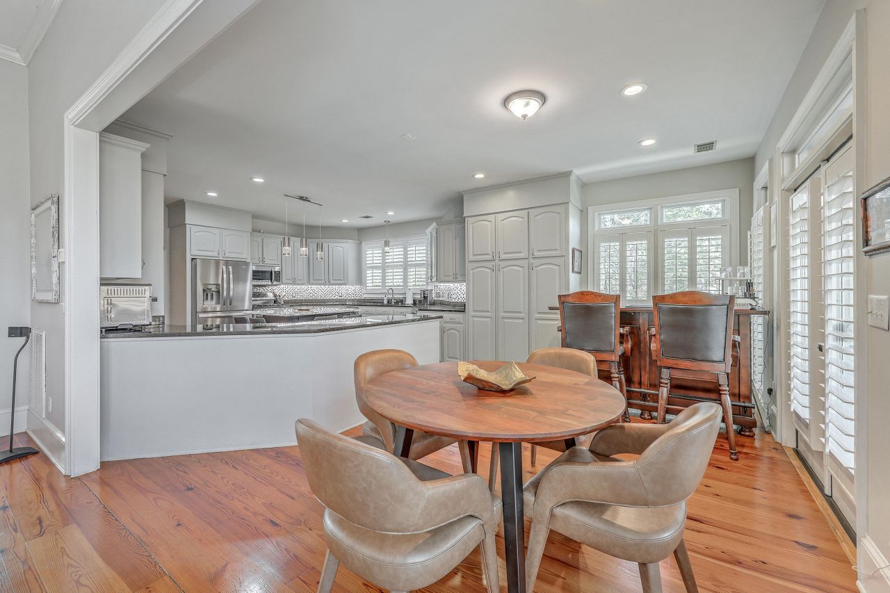 8600 Timbermarsh Lane Photo 21