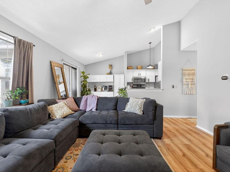 1135 Coventry Way , Unit B, Marysville, OH 43040 Photo 6