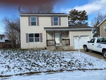 515 Flamos Circle NE, Canton, OH 44704