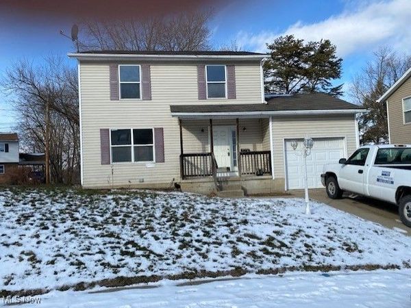 515 Flamos Circle NE, Canton, OH 44704