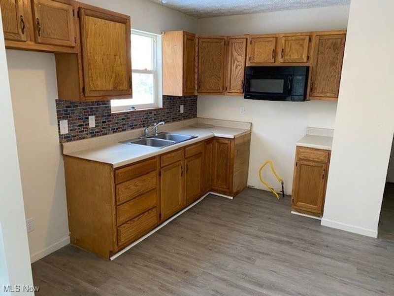 515 Flamos Circle NE, Canton, OH 44704 Photo 4