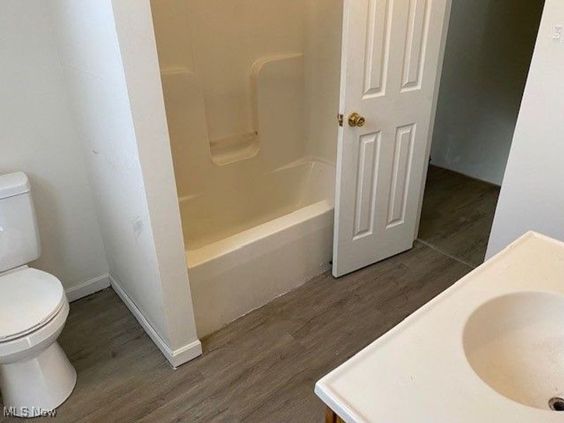 515 Flamos Circle NE, Canton, OH 44704 Photo 9