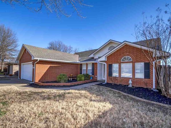 215 S Windsor Drive, Stillwater, OK 74074