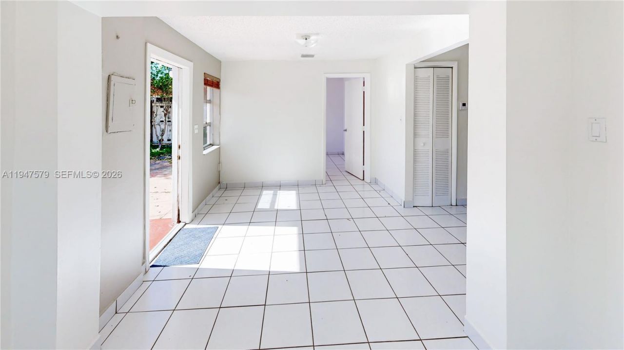 151 W 44th St, Hialeah, FL 33012 Photo