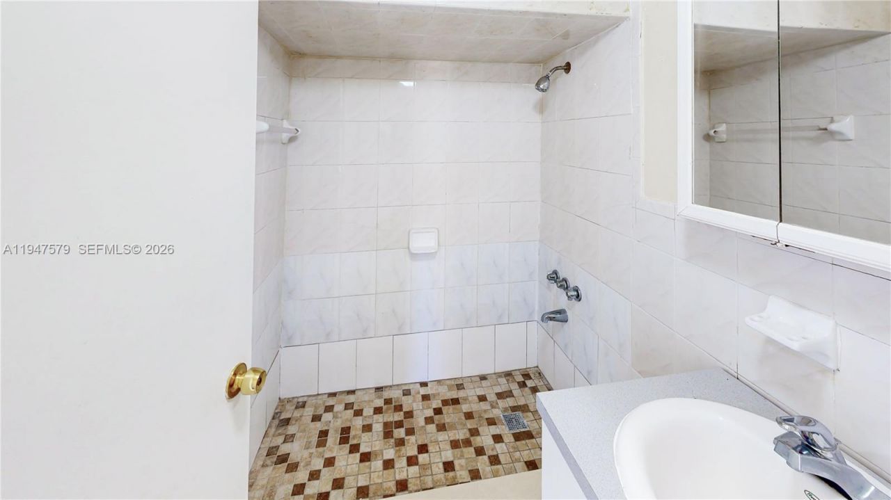 151 W 44th St, Hialeah, FL 33012 Photo