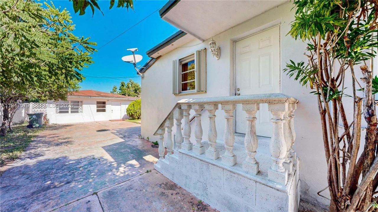 151 W 44th St, Hialeah, FL 33012 Photo