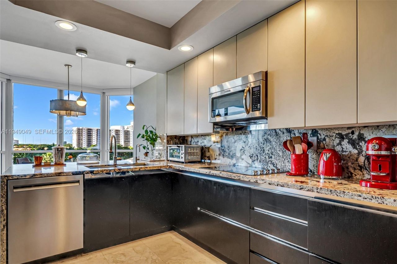 21150 Point Pl, Unit 702, Aventura, FL 33180 Photo