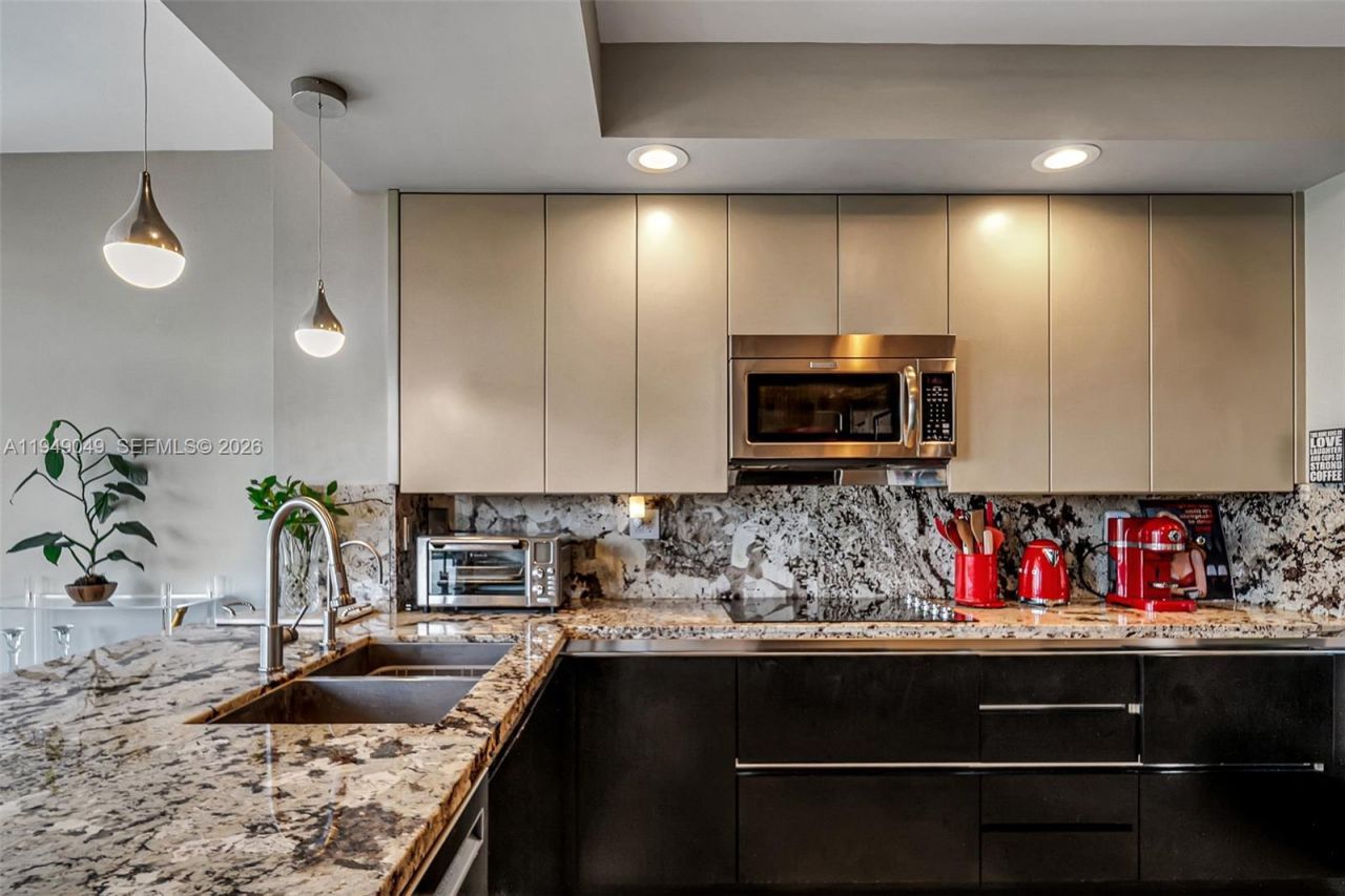 21150 Point Pl, Unit 702, Aventura, FL 33180 Photo