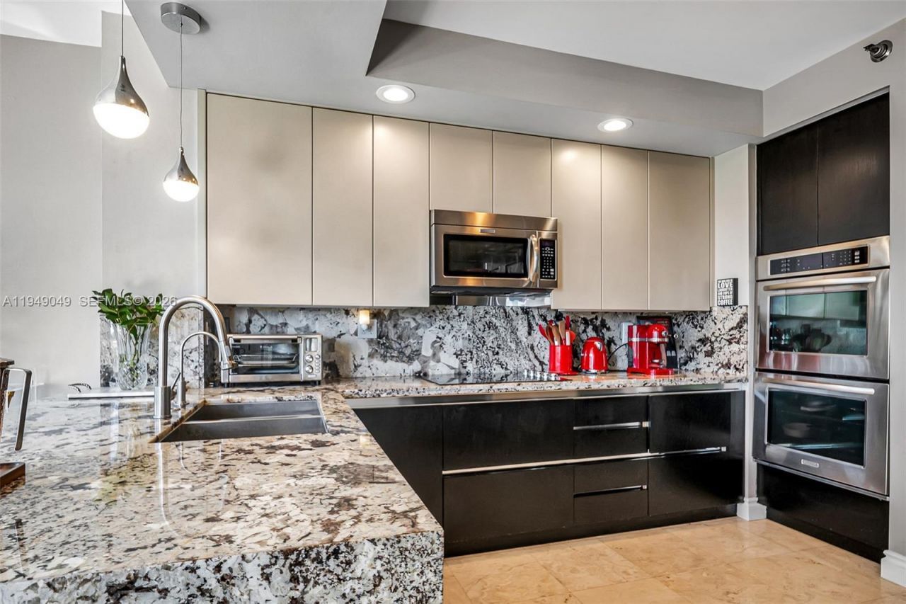 21150 Point Pl, Unit 702, Aventura, FL 33180 Photo