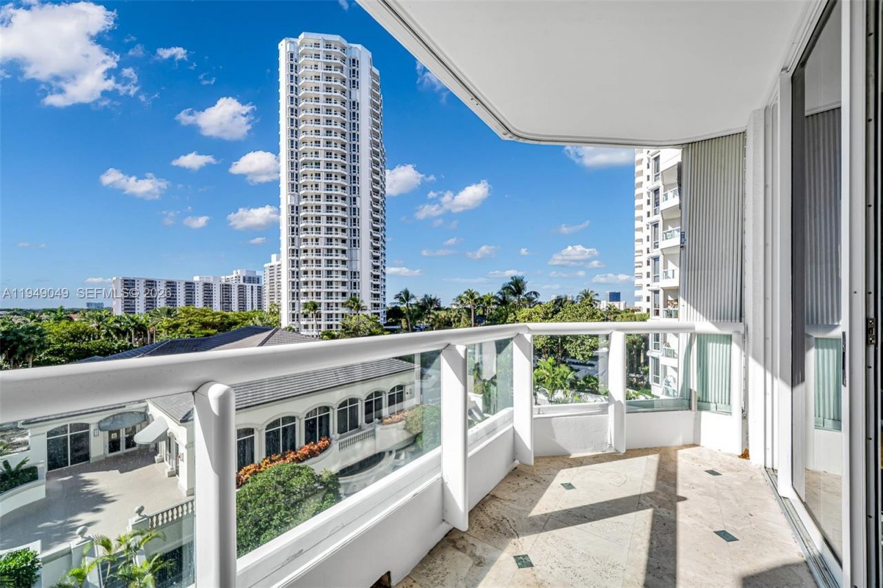 21150 Point Pl, Unit 702, Aventura, FL 33180 Photo