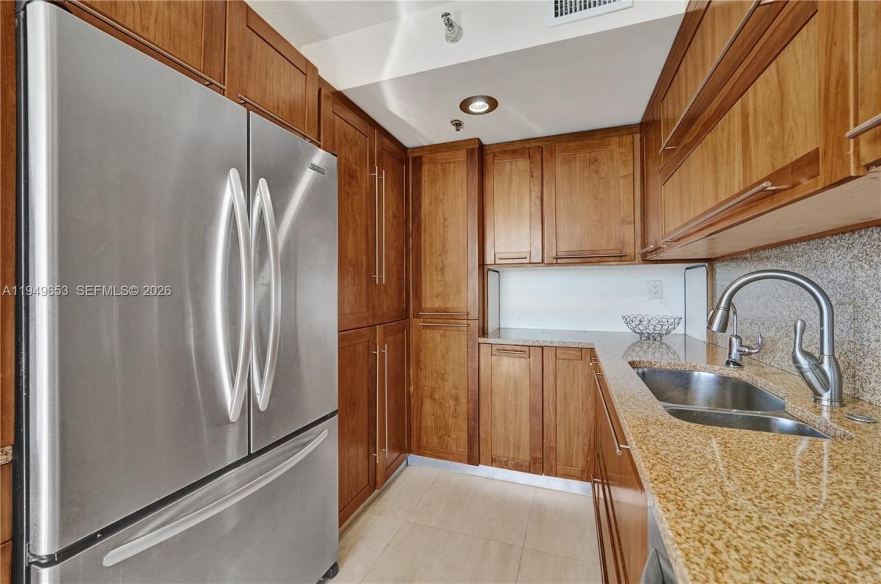 3500 Mystic Pointe Dr , Unit 3601, Aventura, FL 33180 Photo