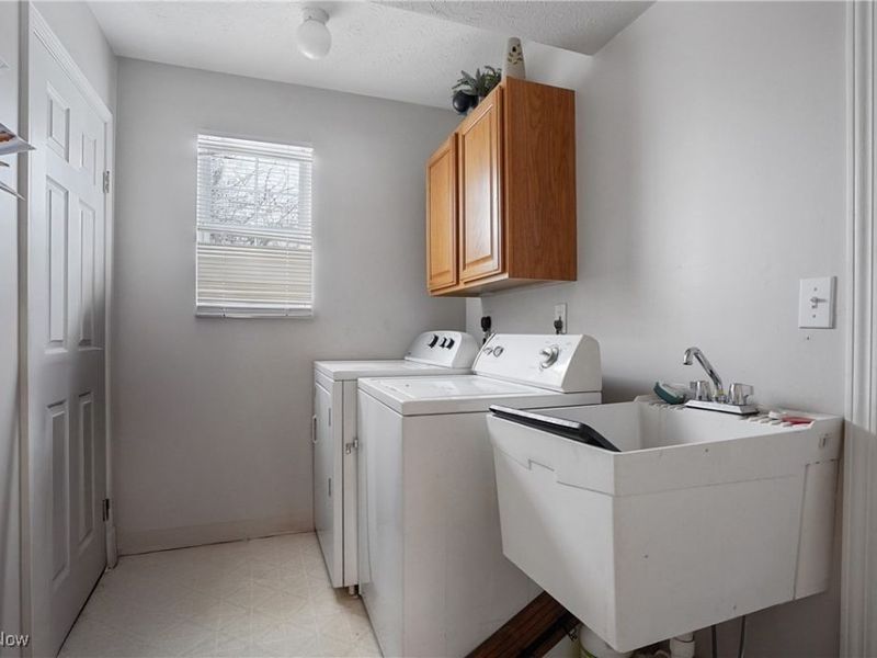 8690 Foxwood Circle, Macedonia, OH 44056 Photo 15