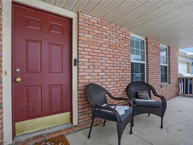 8690 Foxwood Circle, Macedonia, OH 44056 Photo 2