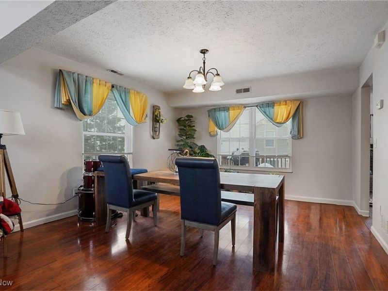 8690 Foxwood Circle, Macedonia, OH 44056 Photo 7