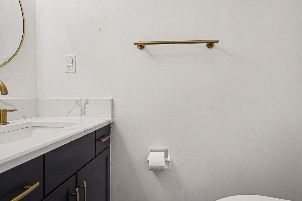 946 Villa Dr. Photo 12