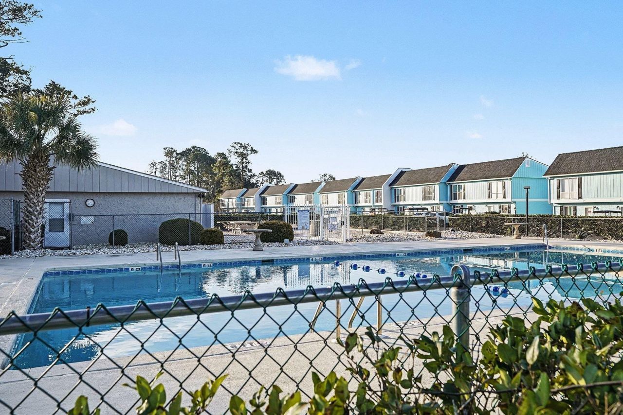 946 Villa Dr. Photo 28