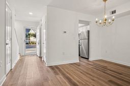 946 Villa Dr. photo 4