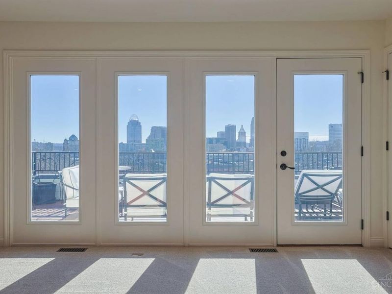 330 Boal Street, Cincinnati, OH 45202 Photo 20