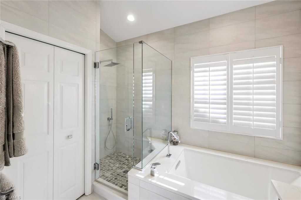 27030 Lake Harbor Ct, Unit 202, Bonita Springs, FL 34134 Photo