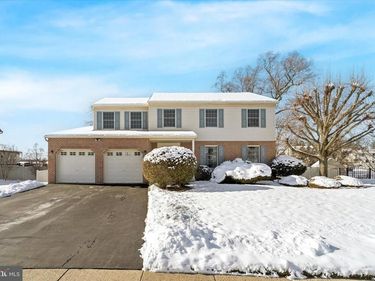 956 DUXBURY DRIVE, LANGHORNE, PA 19047